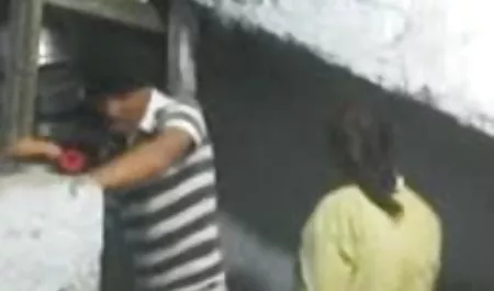 हम बाथरूम में आराम और एक दिन के काम के बाद हम बेडरूम में सेक्सी में हिंदी मूवी गर्म बहला जारी