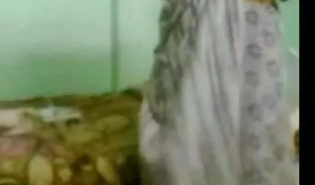 बेब बड़े स्तन सुनहरे सेक्सी फिल्म भेजो वीडियो में बालों वाली श्यामला लेस्बियन