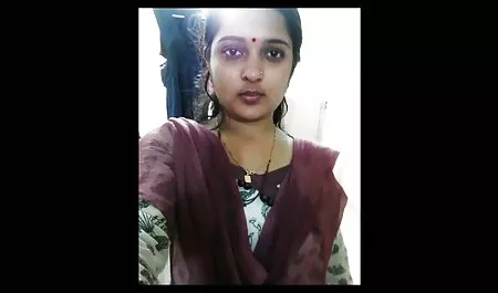 उसके प्रेमी उसे एक नया नीचे पहनने के कपड़ा से पता चला और उसके साथ हिंदी सेक्स फिल्म वीडियो में एक अच्छा समय था