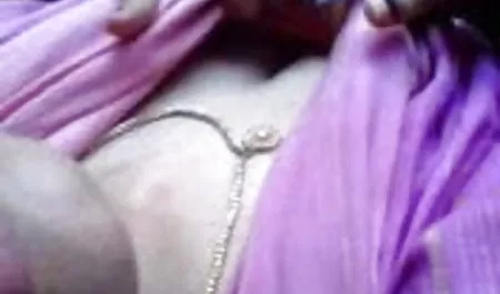 सुनहरे बालों वाली एक बड़ा मुर्गा देखा था और हिंदी में सेक्सी फिल्म वीडियो में जल्दी से चूसा