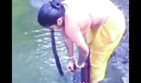 एक होटल के कमरे चेहरे कमबख्त में एक हिंदी में सेक्सी फिल्म हिंदी में सेक्सी प्रेमी के साथ लैटिना टैटू