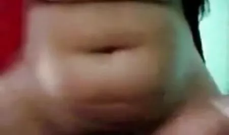 तीन आराम लड़कियों हिंदी में सेक्सी मूवी वीडियो में पूल साइड के साथ सार्वजनिक तांडव युवक