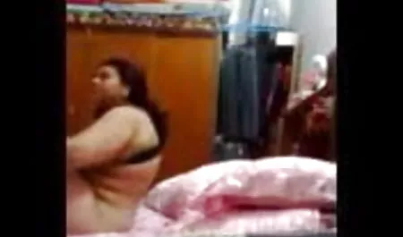 डबल चूसने सेक्सी फिल्म वीडियो हिंदी में फूहड़ कुतिया