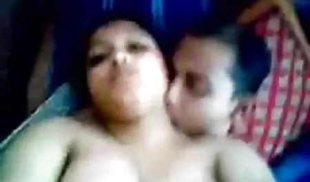 टैक्सी ड्राइवर कोई जल्दी हिंदी में सेक्सी बीएफ मूवी में है, जो एक वेश्या के चेहरे