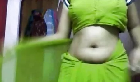 सोने का सिक्का सेक्सी फिल्म हिंदी में सेक्सी फिल्म मुर्गा पर एक परिष्कृत श्यामला बनाया