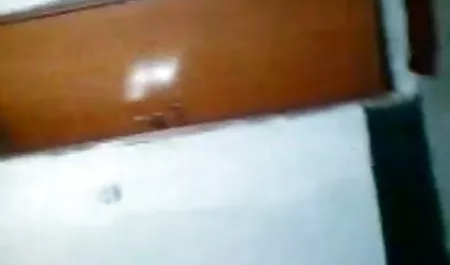 लॉकर कमरे में परिपक्व सेक्सी फिल्म दिखाइए हिंदी में योग प्रशिक्षक अपने संग्रह बहकाया