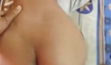 वह रूस से पेरिस के लिए आया था और फोटोग्राफर के साथ प्यार सेक्स सेक्स पिक्चर वीडियो में में गिर करने के लिए सहमत