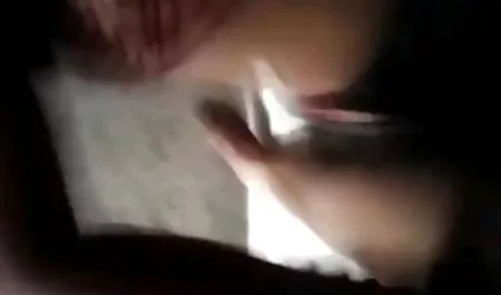 मैं एक अमीर काले आदमी के सेक्सी फिल्म वीडियो में हिंदी साथ छुट्टी पर चला गया और पिछवाड़े में उसे छोड़ दिया