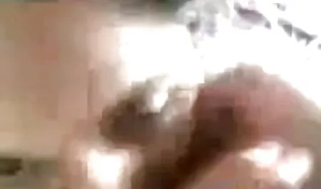सींग का बना हुआ मुंडा आदमी चमक के लिए हिंदी में सेक्सी फिल्म भेजिए उसे पट्टी चूसने