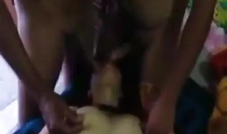 वह उसे शाप और पैर शाप और सुंदरता एक पैर देता है सेक्सी पिक्चर वीडियो में वीडियो में जब एक वफादार पत्नी प्यार करता है