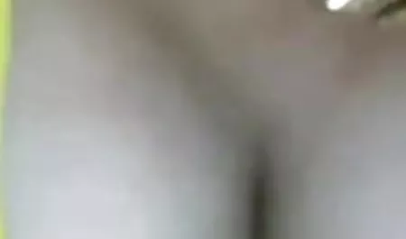 एक अजनबी एक सुंदर श्यामला लिया और एक मिनीबस में उसे सेक्सी वीडियो में हिंदी मूवी गधे फट