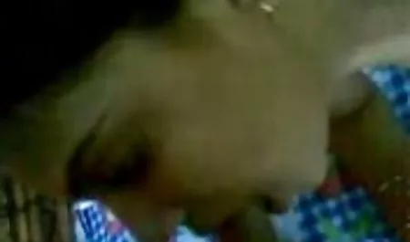 प्रेमी गुब्बारे के साथ एक गोरा पार्टी का आयोजन किया सेक्स फिल्म बताओ वीडियो में और पोशाक के तहत गधे के तहत आलोचना की थी