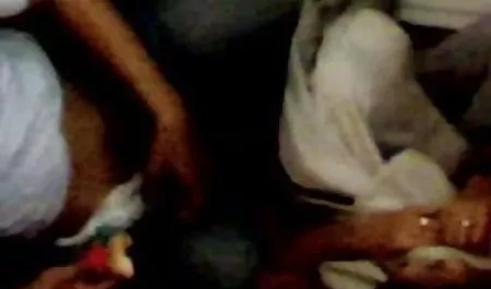 कई हिंदी में सेक्सी मूवी वीडियो में पुरुषों गोरा के मुंह में मुश्किल कांप