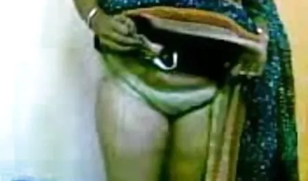 काम करने के बाद एक ग्लास वाइन और उसके मुंह में एक मुर्गा के साथ सेक्सी फिल्म सेक्सी फिल्म हिंदी में वीडियो एक लड़की