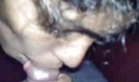 एक बेशर्म सेक्सी लड़की उसे गधा सेक्सी फिल्म दिखाइए वीडियो में लैपटॉप पर बैठे लात मारी और एक बिल्ली में समाप्त हो गया