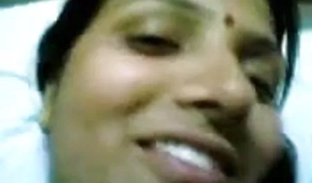 बच्चे को उसके पति हिंदी पिक्चर में सेक्सी के पीछे एक गृहिणी बकवास था