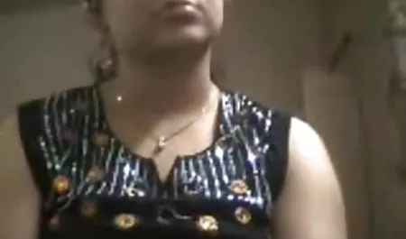 इस आदमी को नेट ब्लू पिक्चर वीडियो में सेक्स में खेलते समय उसे बिल्ली और गधे पाला है जो संभोग करने के लिए सौंदर्य लाया