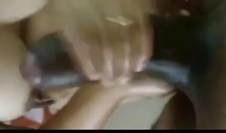 उसे पतला और लंबा सौंदर्य बहन सेक्सी में हिंदी मूवी उसके भाई के तहत उसे डाल