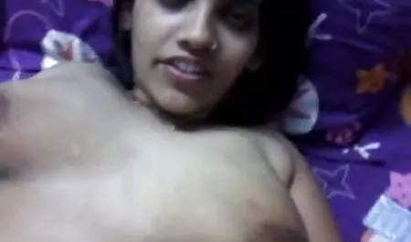 वह एक घर किराए पर करने के लिए आया था और एक गर्म गोरा दलाल के साथ कमबख्त का सेक्सी हिंदी मूवी वीडियो में सुझाव दिया