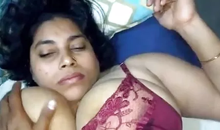 पेरिस में टहलने के सेक्स फिल्म बताओ वीडियो में बाद, अमीर चिकन व्यक्तिगत ड्राइवर के पिछवाड़े लात मारी