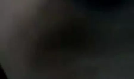 शूटिंग के बाद सेक्सी फिल्म भेजो हिंदी में निर्माता की आलोचना की यात्री की स्थिति में फोटोग्राफर के साथ लड़की