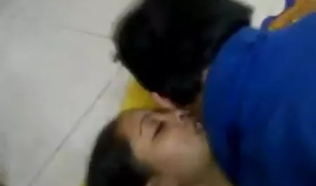 एमेच्योर बिग स्तन सुनहरे बालों वाली श्यामला सेक्स फिल्म वीडियो वीडियो में छूत लेस्बियन