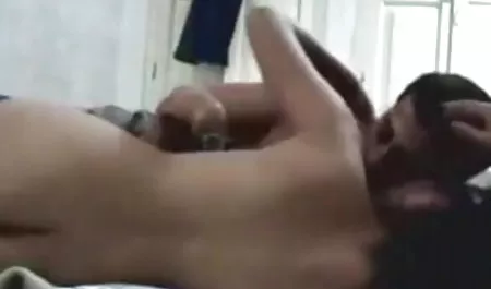 सेक्सी MILF एक फोटोग्राफर और वीडियो में सेक्सी पिक्चर वीडियो में एक अच्छा मुर्गा