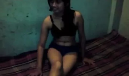 आकर्षक सेक्सी मूवी वीडियो में सेक्सी महिला, काले बाल वाली, छूत, भयंकर चुदाई, एच. डी., मालिश, लचीला