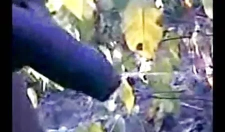 घर में, सौंदर्य काले मोजे में सेक्सी मूवी हिंदी में आदमी के मुर्गा पर कूदता है
