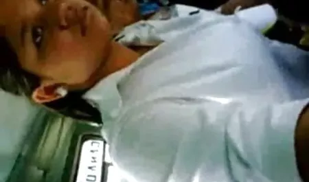 सुंदर एमआईएलए एक तीव्र डबल प्रवेश सह शॉट हिंदी फिल्म सेक्सी में है