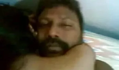 एक तंग लिंग पर जुनून तरंगों के साथ सेक्सी मूवी हिंदी में शीर्षक सौंदर्य