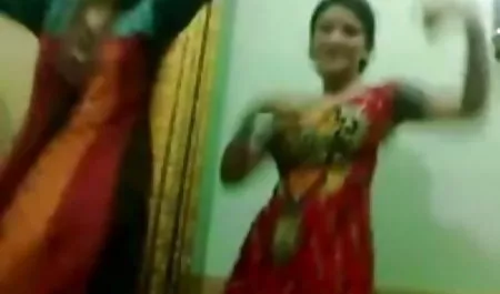 एक अपरिहार्य महिला पिक्चर हिंदी में सेक्सी पिछले वेश्या के रूप में एक निजी सहायक द्वारा फाड़ा गया था