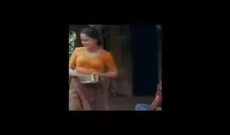 प्रेमी की यात्रा करने के लिए आया था और हिंदी में सेक्सी मूवी पिछवाड़े में महिला संतुष्ट