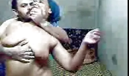 में तेल masturbates हिंदी में सेक्सी पिक्चर फिल्म कैसेट