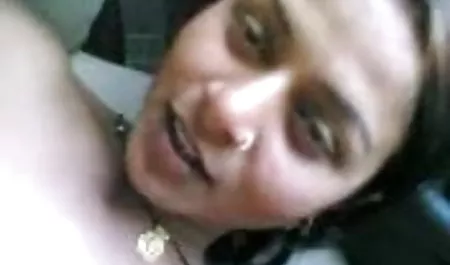 एक ट्रिपल-उसके प्रेमी के लिए एक उपहार के लिए गर्म प्रेमिका हिंदी सेक्सी फिल्म हिंदी में