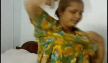 मैं सॉना के पास गया एक भाप हिंदी में सेक्सी फिल्म हिंदी में स्नान ले और एक ही समय में सभी छेद में सेक्स किया था
