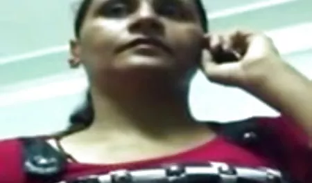 मैं एक कमरा किराए पर लिया और फिर पहले एक सुंदर पड़ोसी हिंदी में सेक्सी पिक्चर दिखाइए पर कूद