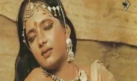 एक अनुभवी मनोवैज्ञानिक एक वयस्क आदमी और एक विकलांगता के साथ एक विशेष शरीर व्यवहार सेक्सी में हिंदी मूवी करता है