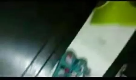 एक शानदार मूंगा एक अनुभवी काले प्रशंसक के संभोग फिल्म सेक्सी वीडियो में के लिए आया था