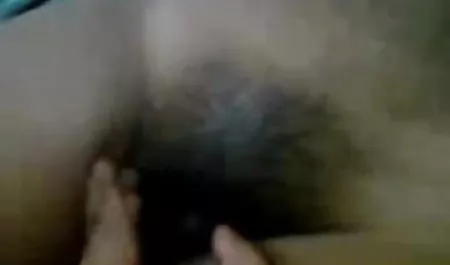 अंधेरे सेक्स फिल्म बताओ वीडियो में त्वचा के साथ एक छात्र एक असहज शिक्षक पर धोखा देती है