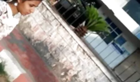 वह एक पोर्न स्टार एक लड़की बनाने का हिंदी में सेक्सी मूवी वादा किया
