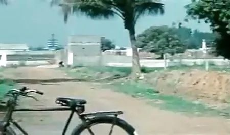 समूह शांत और भाग्यशाली दो रसदार समलैंगिकों के साथ हिंदी में सेक्सी फिल्म वीडियो में कर रहे हैं