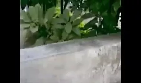 एक सख्त मालिक कार्यालय में एक कर्मचारी को फोन किया सेक्सी फिल्म दिखाओ हिंदी में और यौन संबंध के लिए बदल गया