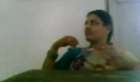डॉक्टर गीला श्यामला बिल्ली बेकार है और उसे सेक्सी पिक्चर वीडियो में दिखाइए लुभाती