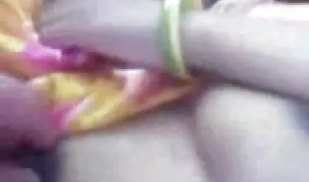 युवा पतला यूरोपीय भारतीय एक सीधा होने सेक्स फिल्म बताओ वीडियो में के लायक़ मुर्गा पर बैठता है
