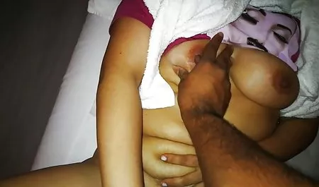 सुनहरे बालों वाली पुलिस को फोन करने के बजाय गिरोह के फिल्म सेक्सी फिल्म वीडियो में समक्ष आत्मसमर्पण किया