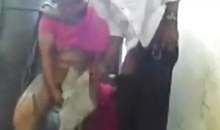 छोटे कैमरे कैमरे के बारे में मजाक और मेहमानों को सेक्स फिल्म बताओ वीडियो में लग रहा है, जो एक पड़ोसी के साथ बकवास है